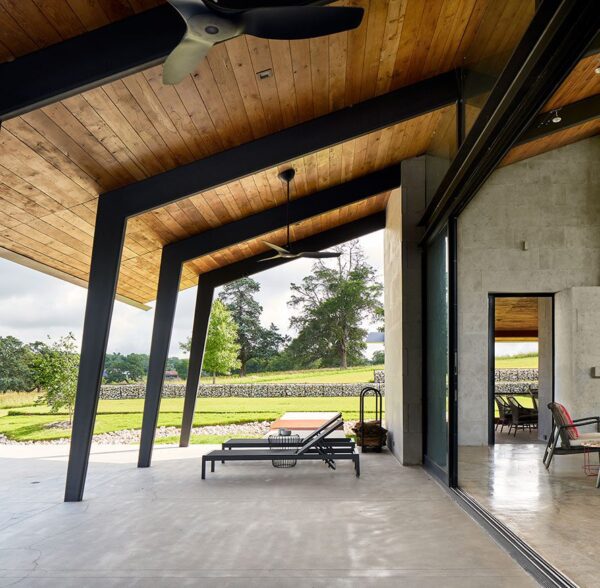 dick-clark-associates-the-bellville-project-almost-square_m5apsb